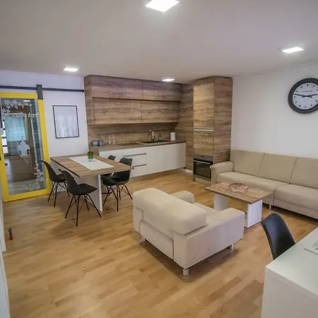 Ni-sa Apartment