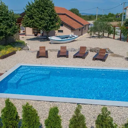 Ni-sa Apartment Smrdelje